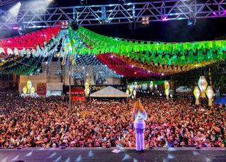 Joelma encanta público no encerramento 34º Arraiá do Água Fria, realizado pela Prefeitura de Medeiros Neto