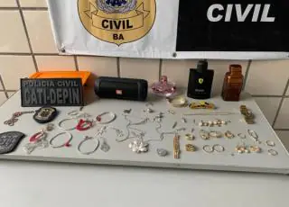 Joias furtadas avaliadas em 20 R$ mil são recuperadas pela polícia de Teixeira
