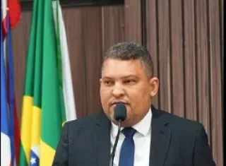  Jonatas Santos cobra explicações sobre preço da gasolina que chega a R$ 7,47 em Teixeira de Freitas