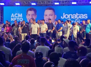 Jonatas Santos lança pré-candidatura a deputado federal com presença de ACM Neto em ato que movimenta Teixeira de Freitas