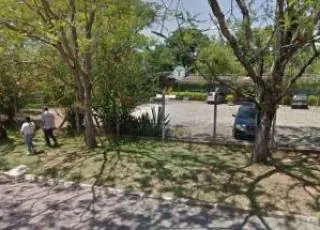 Jovem ataca alunos e professora com machadinha em escola