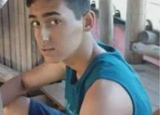 Jovem de 15 anos é morto a tiros em assalto ao bar do pai