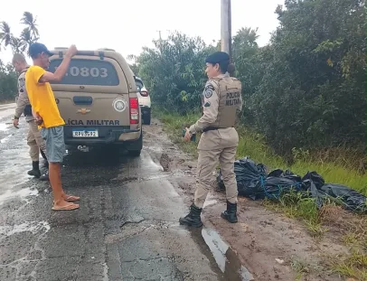 Jovem é encontrado morto e enrolado em sacos plásticos às margens da BA-001 em Belmonte