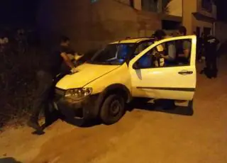 Jovem é executado dentro do carro no fundo da Pitágoras em Teixeira