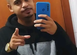 Jovem é morto a tiros dentro de bar em Itabatã