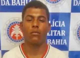 Jovem é preso ao tentar agredir a mãe com um machado