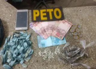 Jovem é preso com 135 papelotes de cocaína em Itamaraju pelo PETO