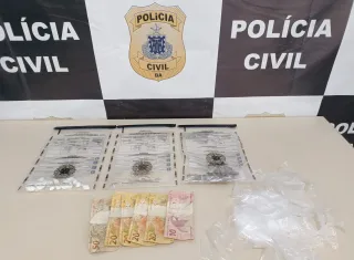 Jovem é preso com drogas após ser flagrado empinando motocicleta em Eunápolis