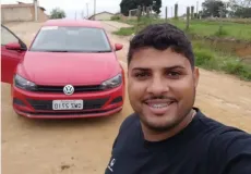 Jovem é sequestrado por bandidos que arrombaram a porta da casa em Medeiros Neto