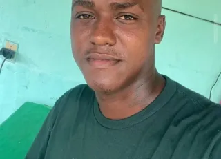 Jovem morre após perder controle de carro e bater em árvore na BR-418, em Posto da Mata