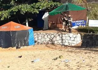 Jovem some após tiroteio com 2 mortos e 3 feridos em praia de Salvador e corpo é achado um dia depois
