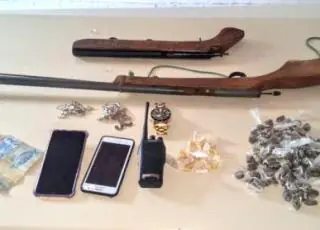 Jovens são apreendidos por tráfico de drogas e porte ilegal de arma no Prado