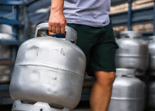 Junho começa com aumento no gás de cozinha; botijão pode chegar a R$ 158