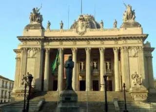 Justiça do Rio impede que deputados estaduais presos sejam empossados