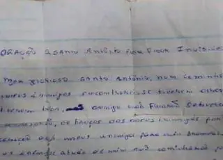 Ladrão ora a santo para ficar invisível e é preso após roubo