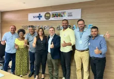 Lajedão recebe kits para UBS, equipamentos de informática e van para transporte de pacientes
