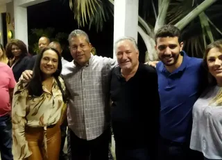 Léo Brito declara apoio a ACM Neto e apresenta seus candidatos a deputados