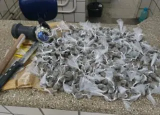 Liberdade II - Homem avista a CAEMA, foge e deixa mochila cheia de drogas para trás