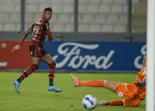 Libertadores: Flamengo vence Sporting Cristal por 2 a 0