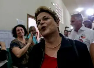 Líder em todas as pesquisas, Dilma perde eleição para Senado