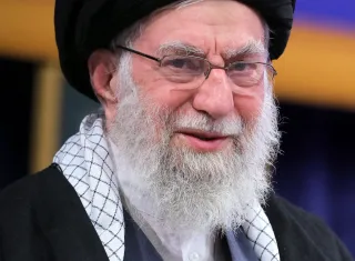 Líder supremo do Irã aiatolá Ali Khamenei morre em ataque dos EUA e de Israel ao Irã 