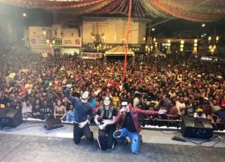 Limão com Mel embala uma multidão na 3ª noite do Arraiá do Água Fria; Praça Sete se consagra palco da tradição