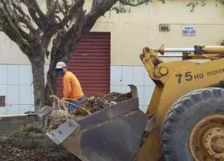 Limpeza pública: Teixeira de Freitas mantém equipes em toda a cidade