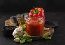 Lote de molho de tomate importado é recolhido após identificação de pedaços de vidro