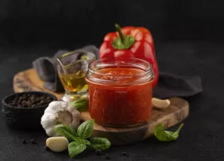 Lote de molho de tomate importado é recolhido após identificação de pedaços de vidro