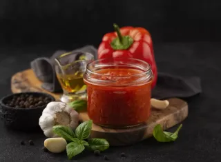 Lote de molho de tomate importado é recolhido após identificação de pedaços de vidro