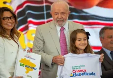 Lula diz que Estado falhou miseravelmente na alfabetização de crianças