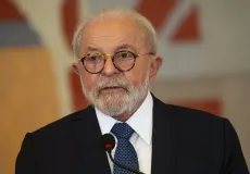 Lula recusa convite de Putin para ir a fórum econômico