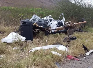 Mãe e filha morrem em grave acidente na BR-116, próximo à Curva do Abacaxi