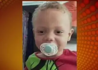 Mãe e padrasto são presos sob acusação de matar criança e enterrar o corpo