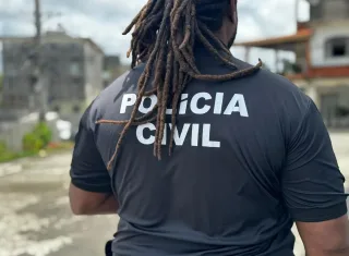 Mãe é presa por tentar matar filha de 2 anos em Belmonte