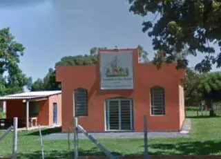 Mãe flagra estupro da filha de 6 anos nos fundos de igreja durante culto