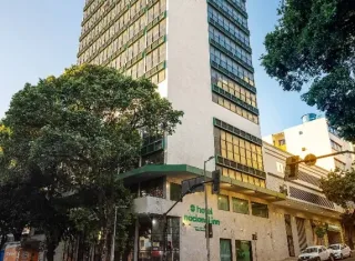 Mãe joga filha do 10º andar e comete suicídio em hotel no Centro de Belo Horizonte; caso choca a capital