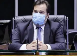 Maia quer prorrogação de auxílio emergencial de R$ 600 por dois meses