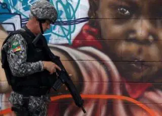 Maioria dos brasileiros apoia redução da maioridade penal