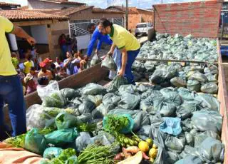 Mais 350 famílias de Caravelas foram beneficiadas com alimentos da agricultura familiar