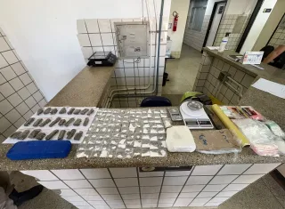 Mais de 1,4 kg de drogas são apreendidos em Teixeira de Freitas