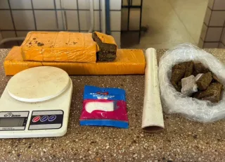 Mais de 1,6 kg de maconha são apreendidos pela PM no Residencial Ramalho em Teixeira de Freitas