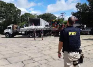 Mais de 60 toneladas de excesso de peso são retiradas de circulação na BR 101, em Teixeira de Freitas