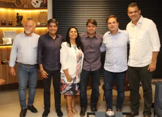 Mais dois prefeitos declaram apoio a ACM Neto