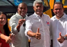 Mais uma conquista para a Educação: Prado recebe novo ônibus para reforçar o transporte escolar municipal