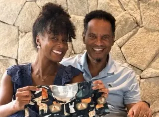 Mamãe de primeira viagem, Maju Coutinho exibe barriga de grávida no 'Fantástico'  