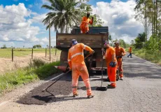 Manutenção da BA-489 entre Itamaraju e Prado reforça compromisso com a mobilidade e segurança na região