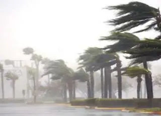 Marinha alerta para mau tempo e ventos com intensidade até 61 km/h na faixa litorânea entre Caravelas e Salvador