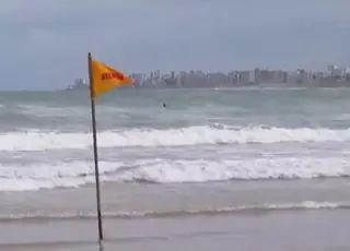 Marinha emite alerta de mau tempo com ventos fortes de até 60 km/h para Caravelas; veja previsão para terça