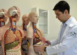 MEC credencia curso de medicina da Faculdade Pitágoras em Eunápolis